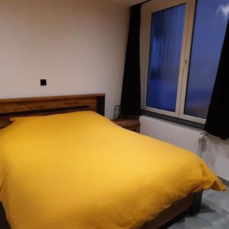 Ferienwohnung Nez Sur La Croisette. Dinant Exterior foto
